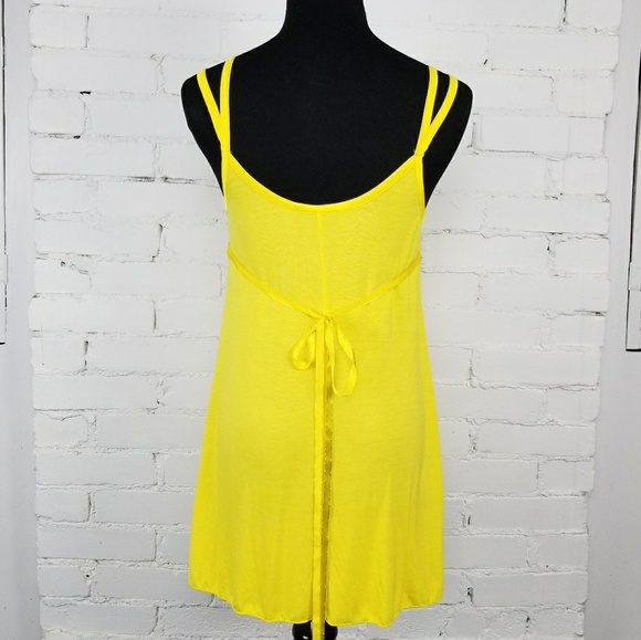 🍎 Express Tank Top - Picture 2 of 5